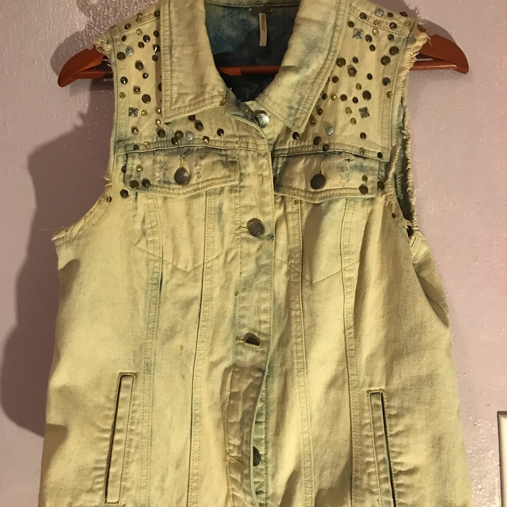 Ladies denim studded vest.